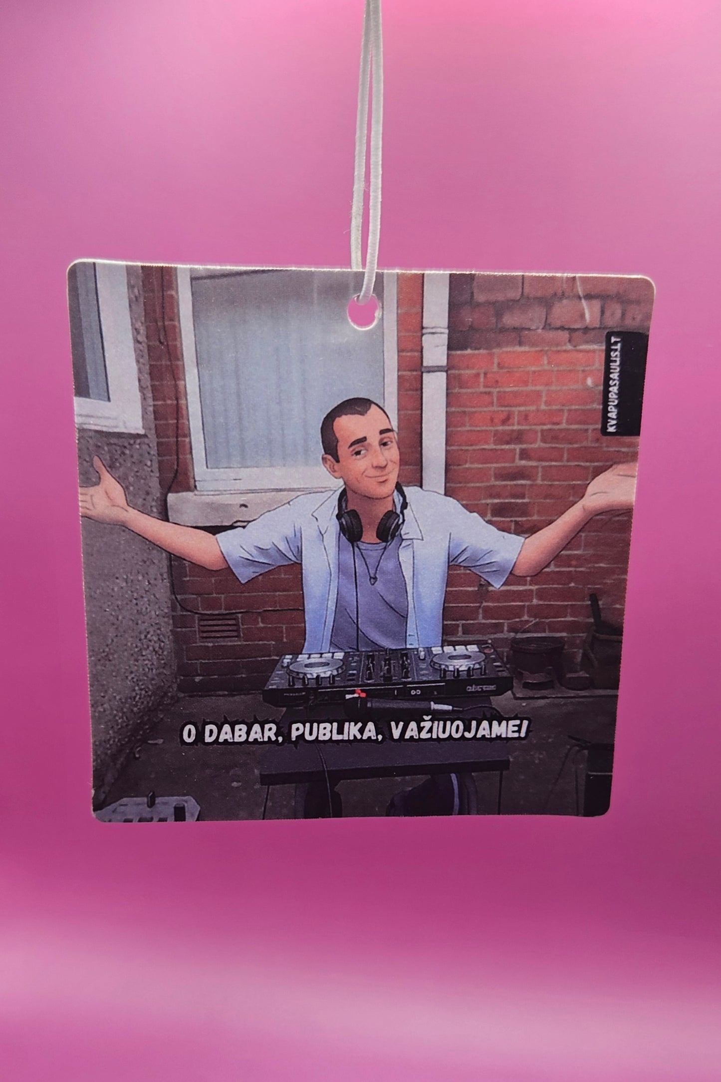 Pakabinamas automobilio kvapukas