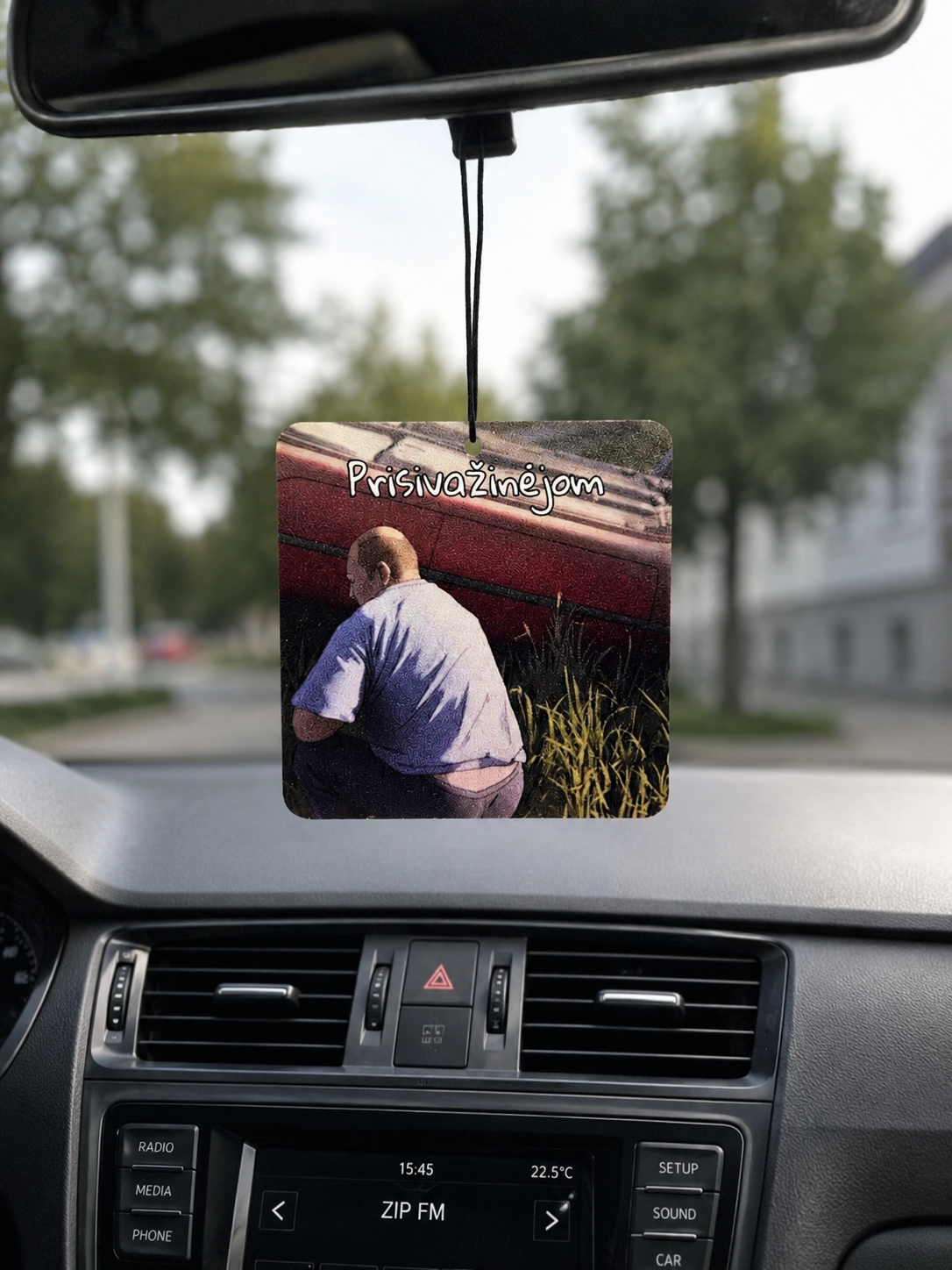 Pakabinamas automobilio kvapukas